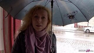 Mature Seduce to Fuck for Cash at real Public Street Casting German