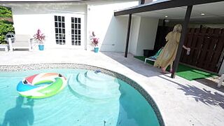 Big Titty Step-mom Fucks the Poolboy outside